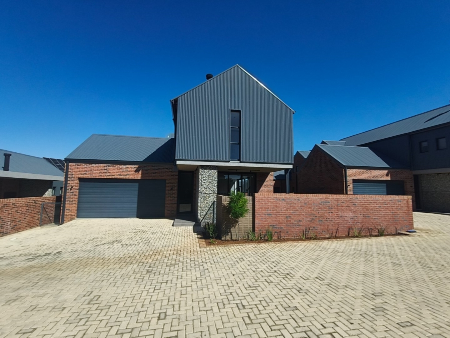 3 Bedroom Property for Sale in De Land Estate North West